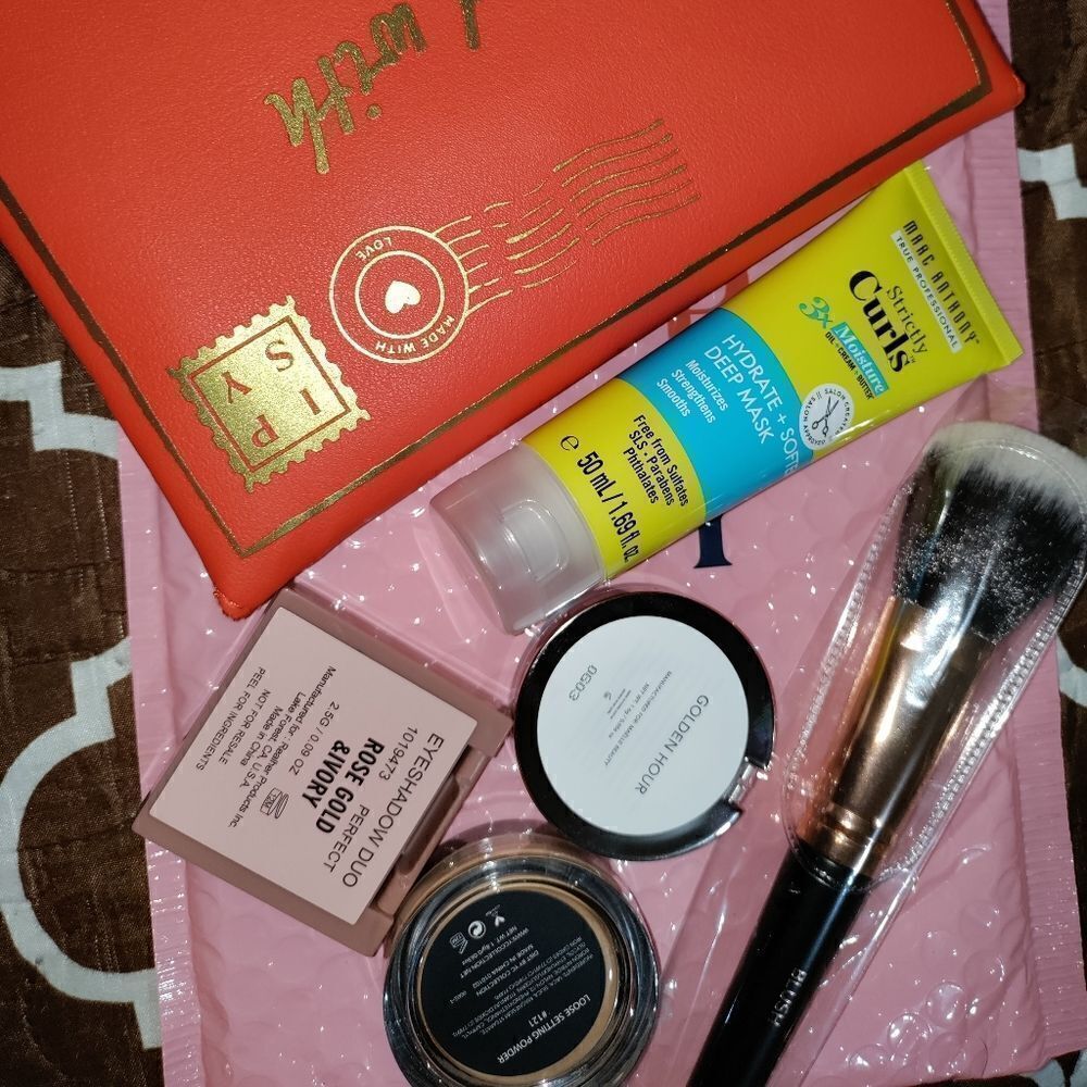 Make up bundle - Picture 4 of 7